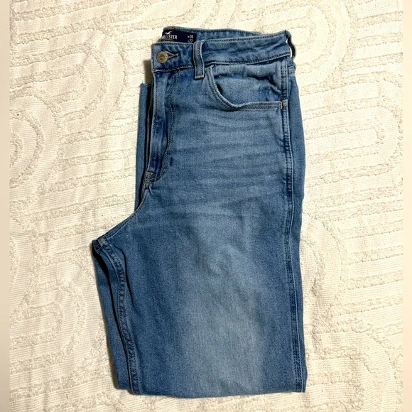 Ultra High-Rise Mom jeans - Picture 3 of 8